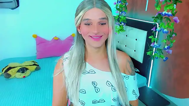 Snapshot of TaylorMon chatting on January 13, 2026, 12:16 am TaylorMon online show from January 13, 2026, 12:16 am