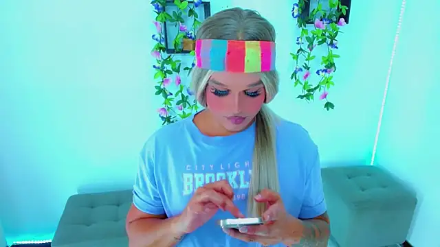 Snapshot of TaylorMon chatting on February 5, 2026, 12:48 am TaylorMon online show from February 5, 2026, 12:48 am