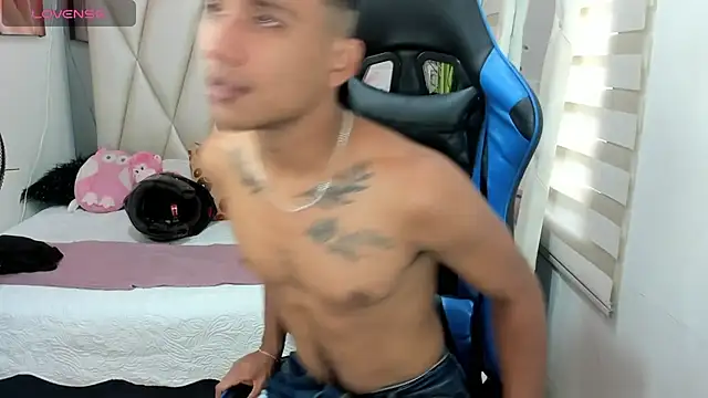 Snapshot of Backsex_boy chatting on January 28, 2025, 3:14 pm Backsex boy online show from January 28, 2025, 3:14 pm
