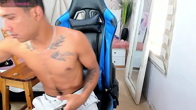 Snapshot of Backsex_boy chatting on February 8, 2025, 3:21 pm Backsex boy online show from February 8, 2025, 3:21 pm
