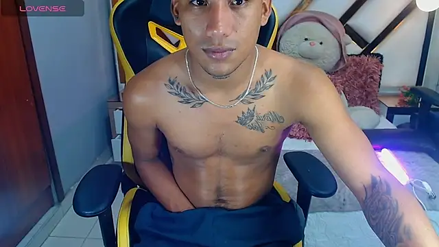 Snapshot of Backsex_boy chatting on March 12, 2025, 5:46 am Backsex boy online show from March 12, 2025, 5:46 am
