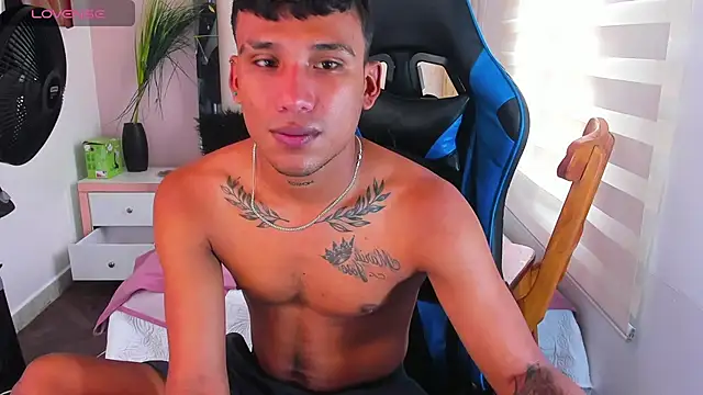 Snapshot of Backsex_boy chatting on March 12, 2025, 4:02 pm Backsex boy online show from March 12, 2025, 4:02 pm
