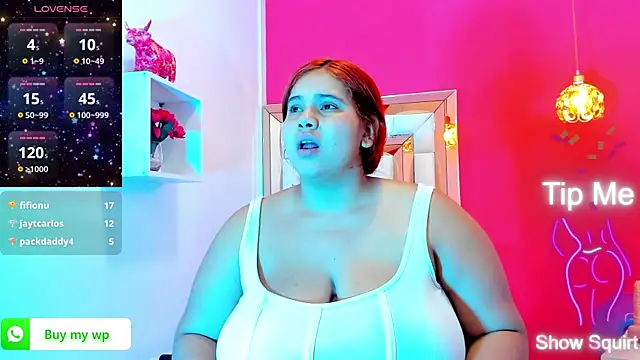 Snapshot of Alanna_hot3 chatting on February 4, 2025, 1:56 am Alanna hot3 online show from February 4, 2025, 1:56 am