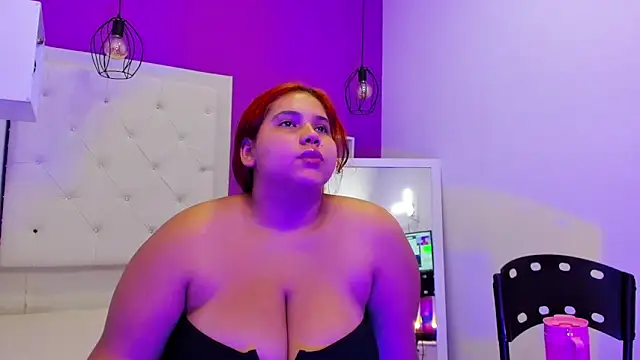 Snapshot of Alanna_hot3 chatting on February 17, 2025, 7:31 pm Alanna hot3 online show from February 17, 2025, 7:31 pm