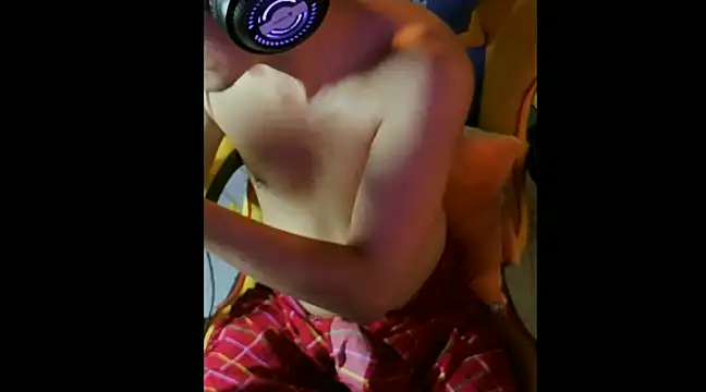 cloudyth1994 online show from December 7, 2024, 3:52 pm