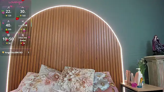 NayeCloud online show from October 16, 2025, 3:40 am