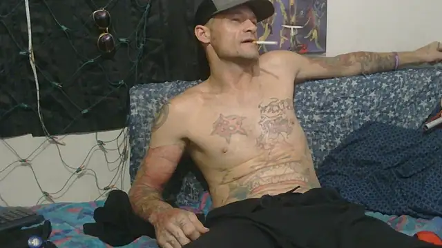 Snapshot of TheOneYouLove69 chatting on November 2, 2025, 1:52 am TheOneYouLove69 online show from November 2, 2025, 1:52 am