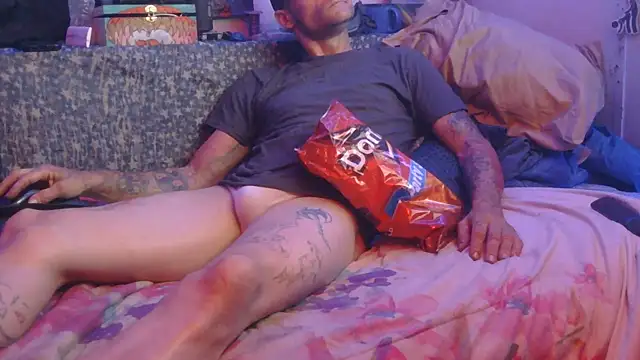 Snapshot of TheOneYouLove69 chatting on November 16, 2025, 6:08 am TheOneYouLove69 online show from November 16, 2025, 6:08 am