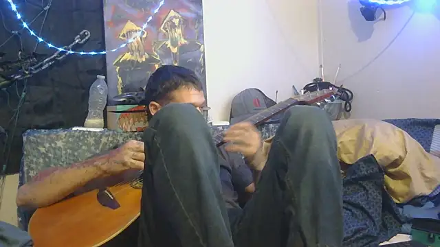 Snapshot of TheOneYouLove69 chatting on November 16, 2025, 7:08 pm TheOneYouLove69 online show from November 16, 2025, 7:08 pm