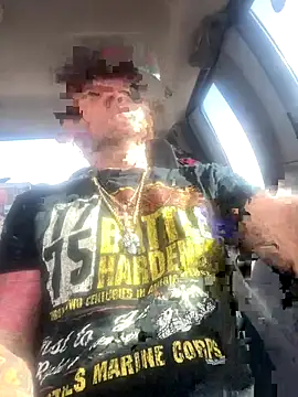 Snapshot of TheOneYouLove69 chatting on November 21, 2025, 5:55 pm TheOneYouLove69 online show from November 21, 2025, 5:55 pm