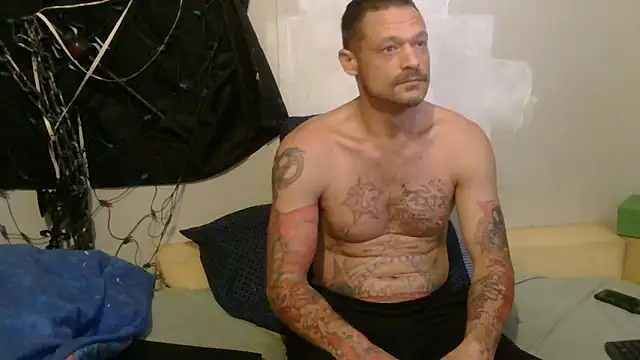 Snapshot of TheOneYouLove69 chatting on December 20, 2025, 9:00 pm TheOneYouLove69 online show from December 20, 2025, 9:00 pm