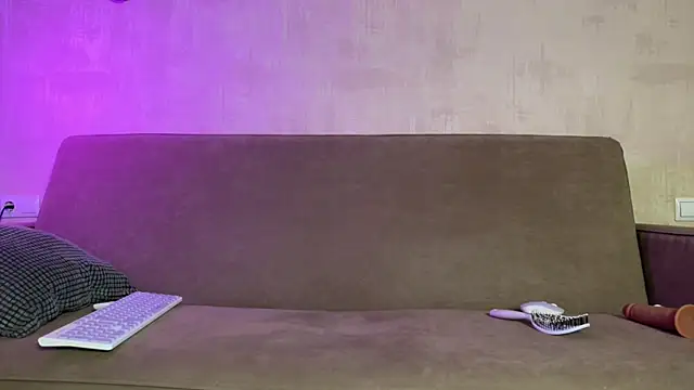 Snapshot of weshycouple chatting on December 5, 2025, 7:10 pm weshycouple online show from December 5, 2025, 7:10 pm