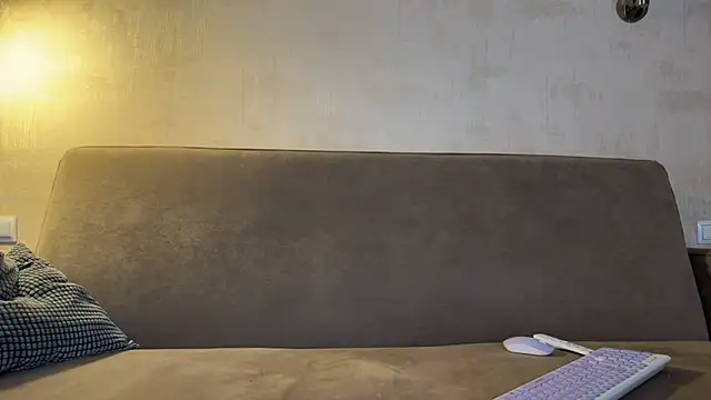 Snapshot of weshycouple chatting on February 19, 2026, 7:10 pm weshycouple online show from February 19, 2026, 7:10 pm