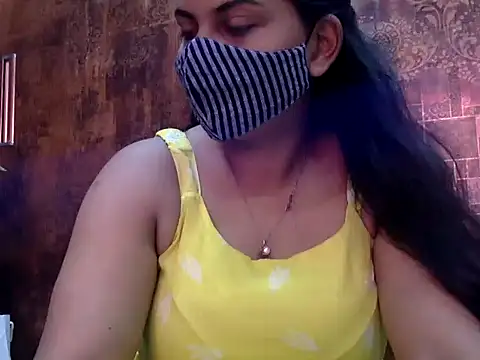 HaaniKaur online show from March 13, 2025, 6:58 am