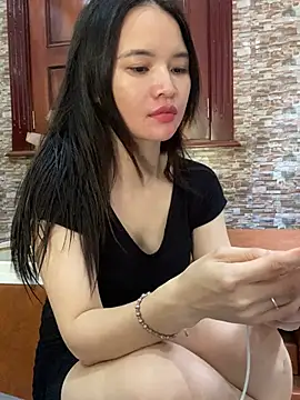 Snapshot of LiLi-Kirix99 chatting on June 14, 2026, 2:24 am LiLi-Kirix99 online show from June 14, 2026, 2:24 am