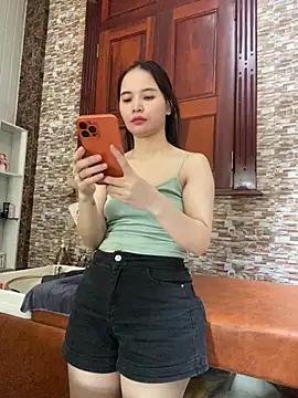 Snapshot of LiLi-Kirix99 chatting on July 12, 2026, 9:00 am LiLi-Kirix99 online show from July 12, 2026, 9:00 am