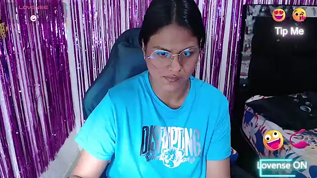 SweetAlmaa online show from February 22, 2026, 12:26 pm