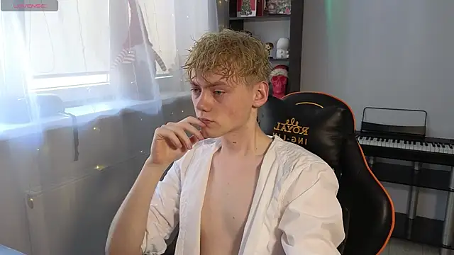 Keytaro online show from March 10, 2025, 9:32 am