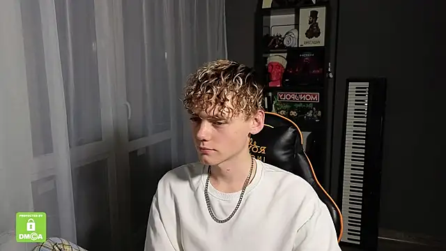 Keytaro online show from September 18, 2025, 7:27 pm