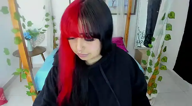 lussyevans24 online show from February 7, 2025, 4:16 am