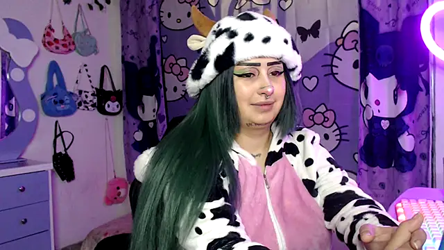 lussyevans24 online show from October 28, 2025, 6:06 am