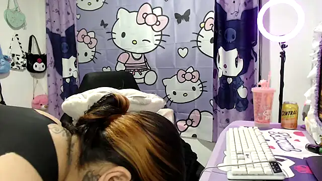 lussyevans24 online show from November 23, 2025, 4:34 am