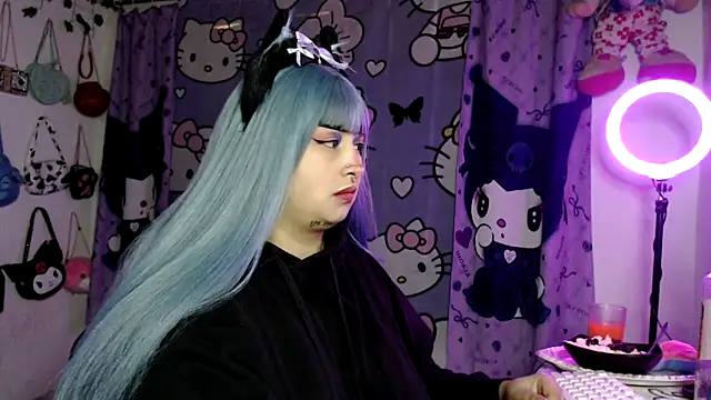 lussyevans24 online show from February 2, 2026, 5:06 am