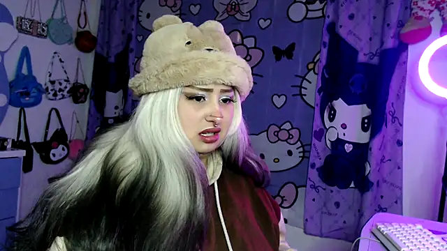 lussyevans24 online show from February 4, 2026, 5:24 am