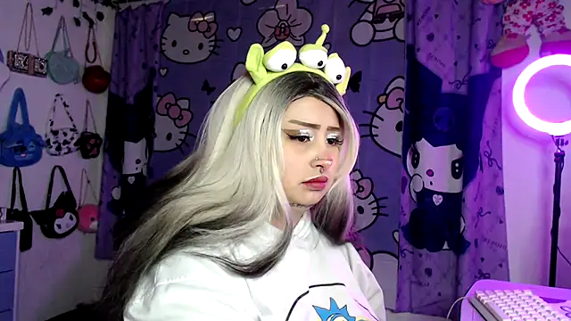 lussyevans24 online show from February 6, 2026, 6:29 am