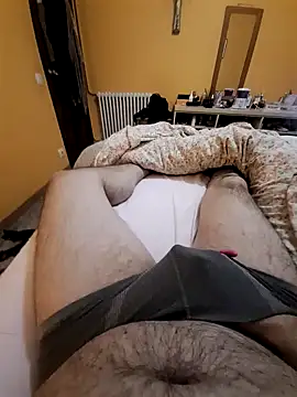 Snapshot of Escondido52 chatting on February 5, 2025, 11:06 pm Escondido52 online show from February 5, 2025, 11:06 pm