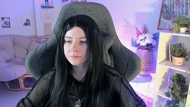 LexiWenford online show from December 18, 2024, 3:04 am