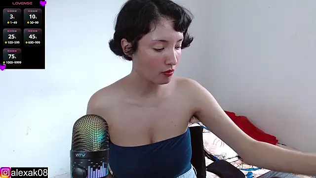 alexaa08 online show from February 20, 2025, 4:46 pm