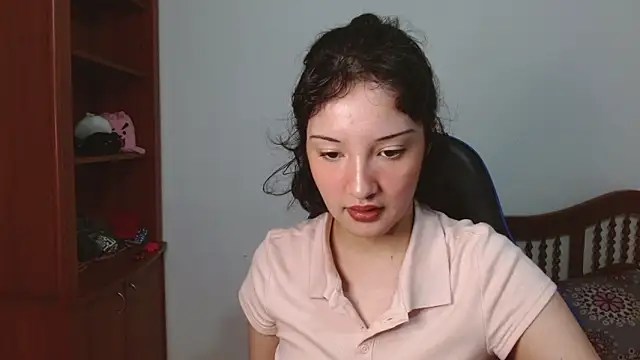 alexaa08 online show from September 23, 2025, 12:08 pm