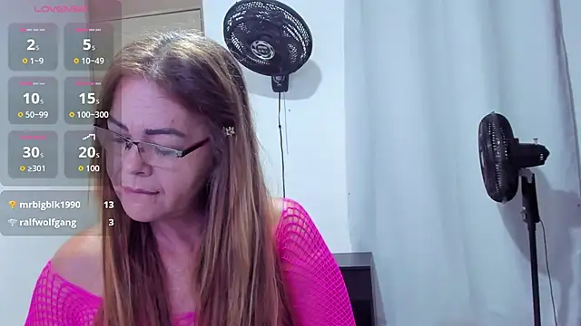 Snapshot of Sanddi_milff chatting on October 6, 2025, 8:17 pm Sanddi milff online show from October 6, 2025, 8:17 pm