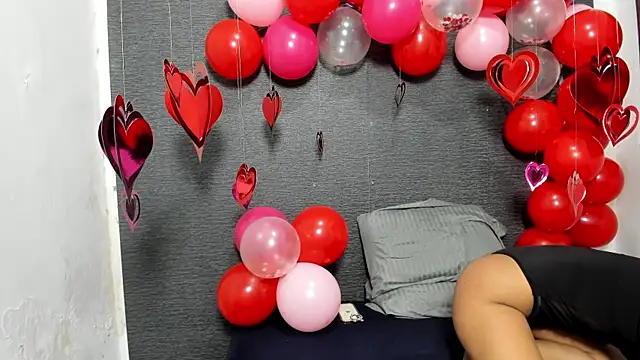 monse 02 online show from February 14, 2025, 1:29 pm