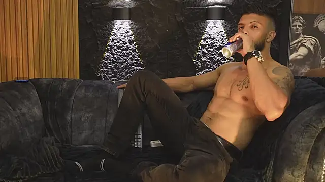 DannSaenz online show from October 26, 2025, 4:02 pm