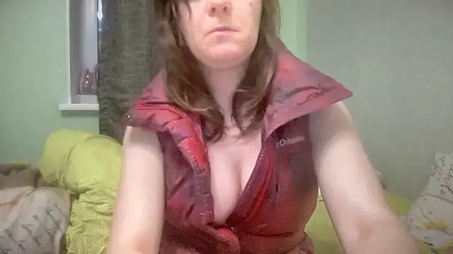 Diamond Tyler online show from March 18, 2026, 4:43 pm