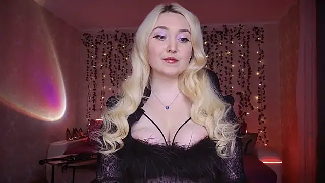 Snapshot of AllisonBlack_ chatting on October 8, 2025, 8:28 pm AllisonBlack  online show from October 8, 2025, 8:28 pm