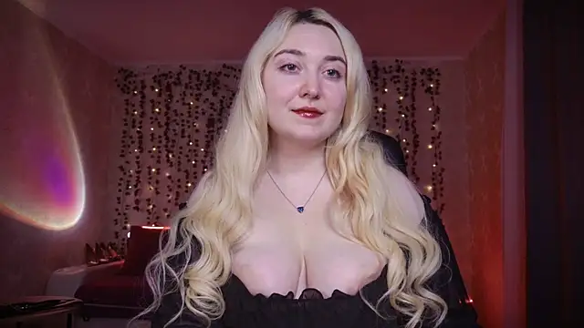 Snapshot of AllisonBlack_ chatting on October 11, 2025, 12:43 am AllisonBlack  online show from October 11, 2025, 12:43 am