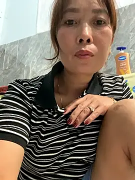 Linaannn online show from February 8, 2026, 12:52 pm