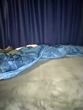 Convertiblechulo online show from April 9, 2026, 2:22 am