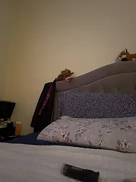 Snapshot of esteraulxxx chatting on February 2, 2026, 6:28 pm esteraulxxx online show from February 2, 2026, 6:28 pm