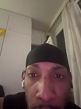 Snapshot of esteraulxxx chatting on February 3, 2026, 8:36 pm esteraulxxx online show from February 3, 2026, 8:36 pm