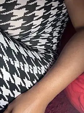 RoxiRedXXX online show from May 19, 2026, 5:19 pm