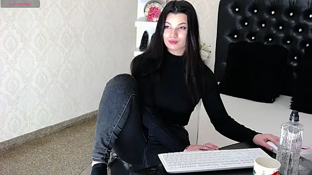 Allisonn223 online show from December 28, 2024, 8:25 pm