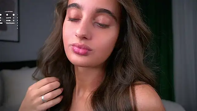 PiquingOgalala online show from November 28, 2025, 1:08 am