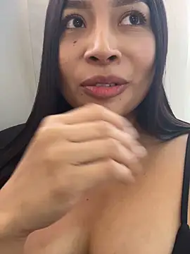 CarolineMaldonado online show from September 27, 2025, 1:27 pm