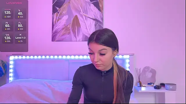 Veronica leal online show from November 3, 2025, 11:33 am