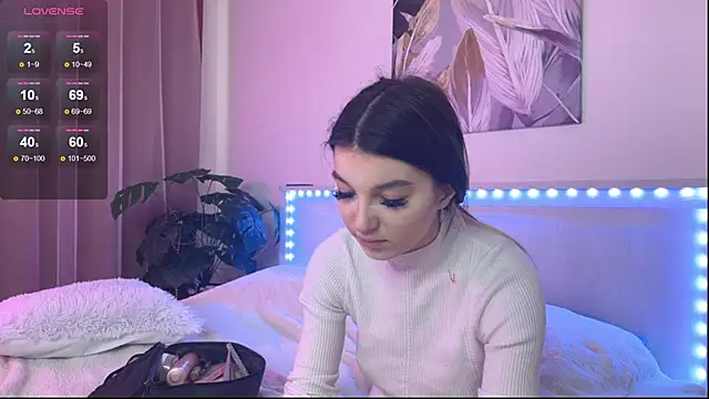 Veronica leal online show from December 15, 2025, 10:52 am