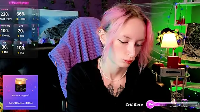  HelenCarter online show from November 3, 2025, 8:43 pm